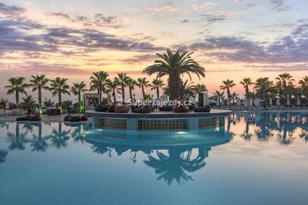 DELPHIN BOTANIK HOTEL & RESORT - Turecko - Turecká riviéra - Alanya | Superzajezdy.cz