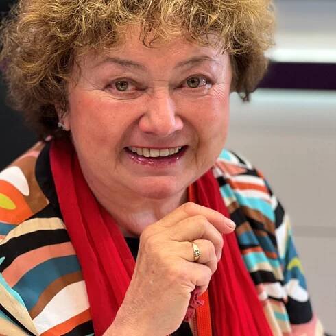 Jana Boušková ukazuje prstýnek po Daně Medřické | foto: Kateřina Dvořáková,  Český rozhlas