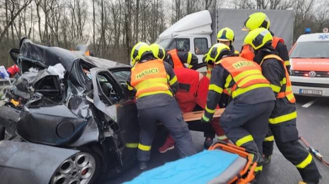 Policisté hledají svědky vážné kolize mezi Karvinou a Českým Těšínem