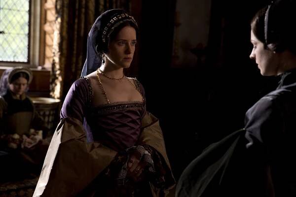 Wolf Hall - Mistři přízraků - Z filmu - Claire Foy, Jessica Raine
