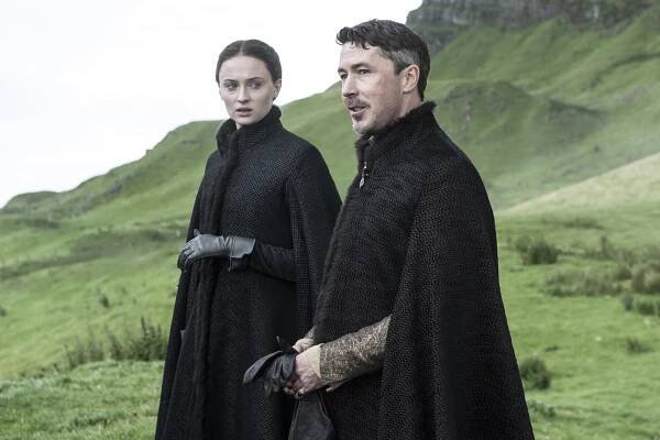 Hra o trůny - Nejvyšší vrabčák - Z filmu - Sophie Turner, Aidan Gillen