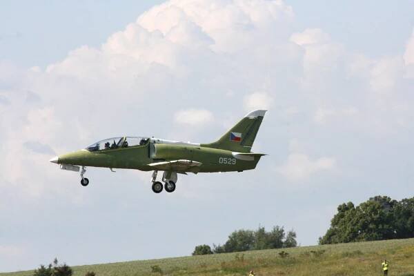 Aero předvedlo ve vzduchu letoun L-39NG určený pro LOM PRAHA
