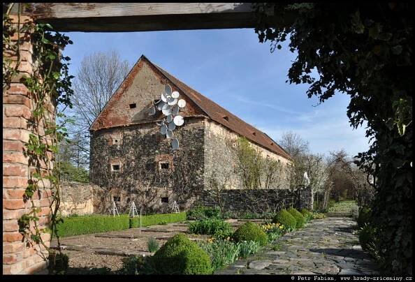 Hrady, tvrze, zámky a zříceniny – Fotografie z roku 2024 – 4.část / hrady-zriceniny.cz