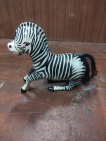 Stará plechová hračka - chodící zebra  - Starožitnosti a umění