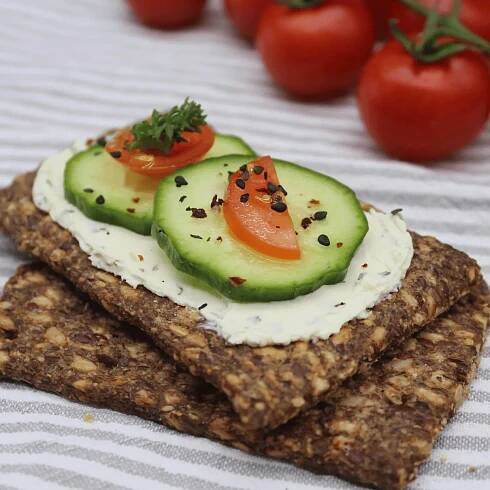 low-carb-knaeckebrot-sonnenblumenkerne-variation2