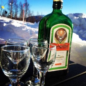 Jägermeister – Likér s jelenem – ALKOHOL DRINK