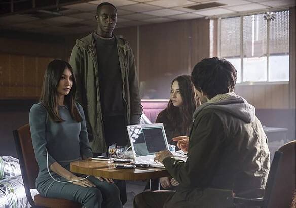Humans - Epizoda 5 - Z filmu - Gemma Chan, Ivanno Jeremiah, Lucy Carless