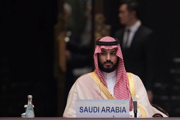 A resignation, detentions and missiles: 24 hours that shook the Middle East
