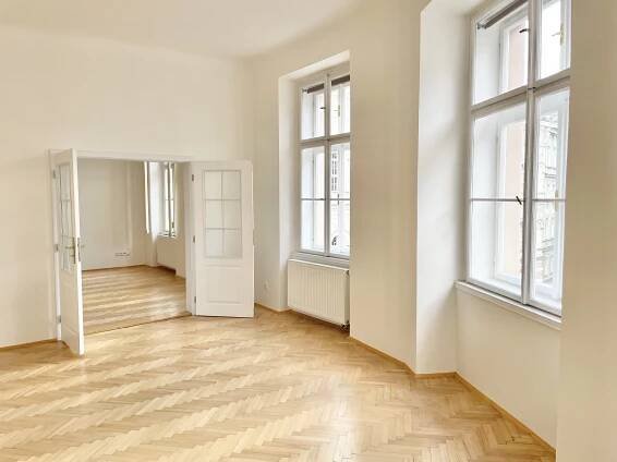 Pronájem bytu 2+1, cca 79 m², 3. patro bez výtahu, ul. Školská, Praha 1 - Connect reality