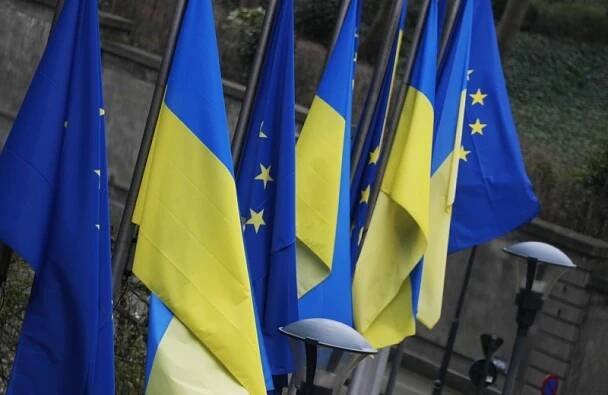 EU prodlouží ochranu Ukrajinců do roku 2027, Praha otevře centrum pro Ukrajince