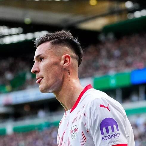 Benjamin Sesko to Man Utd: RB Leipzig release statement with transfer one step away
