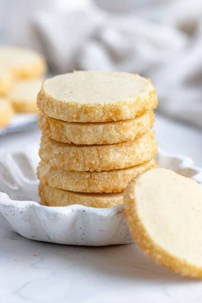 Soft Vanilla Shortbread Cookies (with Vanilla Bean)