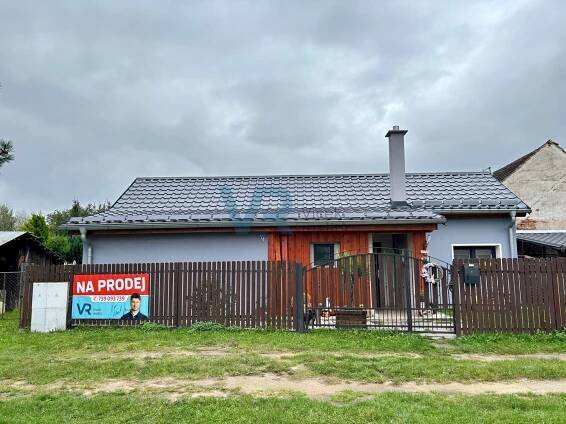 Prodej rodinného domu se zahradou v obci Žár, 211m2 - vicek-reality.cz
