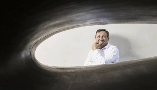 Zanechat stopu. Jak se Petr Laštovka stará o miliardy nejbohatších rodin Česka