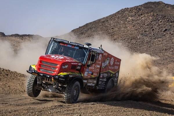 Dakar 2025: Aleš Loprais zvládl drsnou úvodní etapu bravurně