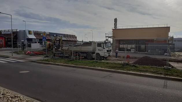 Ve Znojmě bude další známý fastfood. Víme, kdy otevřou restauraci KFC
