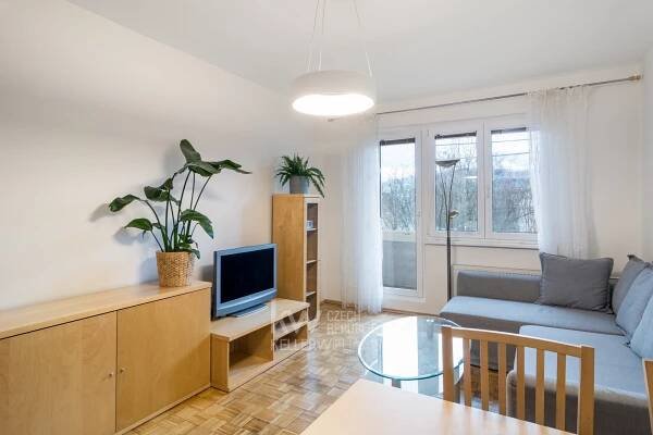 Pronájem bytu 3+1 74 m2 s lodžií na Praze 6 u metra Bořislavka