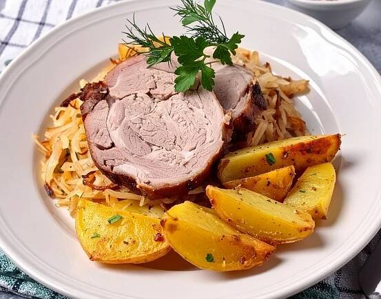 Poslední dobou patří tato super potravina mezi hlavní ingredience mé kuchyně! S vepřovou krkovičkou tak vznikne šťavnatá pochoutka