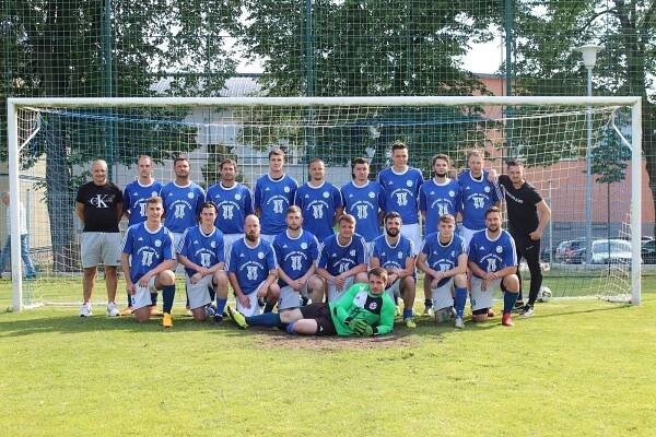 OBRAZEM: Suchdolský fotbal slavil 100 let. Přijeli reprezentanti i hokejisté