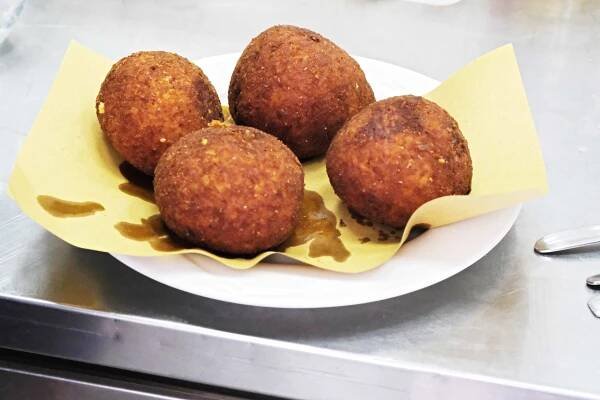 Jak jsem vařila arancini v sicilských Syrakusách