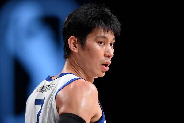 Jeremy Lin plays with the Santa Cruz Warriors.