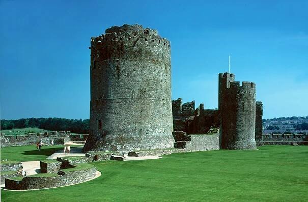 Pembroke Castle – Wikipedia