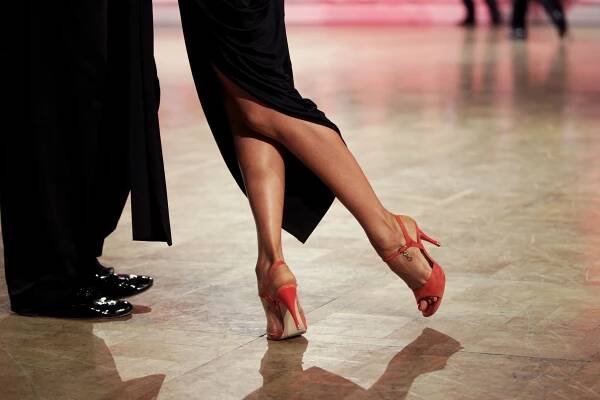 Zmyselné Argentínske Tango - Smiem prosiť? - tanečná škola Mirky Kosorínovej