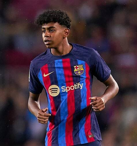 Barcelona make history as 15-year-old prodigy and ´best La Masia product  since Messi´ plays in 4-0 win over Real Betis | The Sun