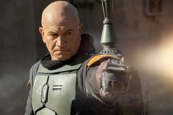 THE BOOK OF BOBA FETT, Temuera Morrison as Boba Fett, 'Chapter 1: Stranger in a Strange Land', (Season 1, ep. 101, aired Dec. 29, 2021). ph: Francois Duhamel / ©Disney+/ Courtesy Everett Collection