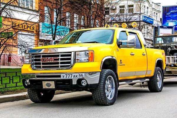 Automobil GMC Sierra