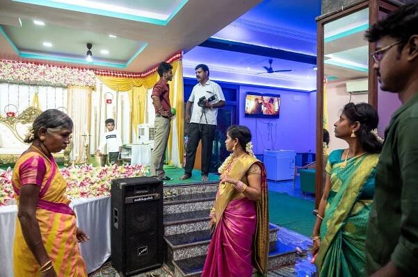 Pon Prabakaran - Candid, Documentary Wedding Photographer, Chennai - Muhurthakaal | Vinoth & Ranjitha