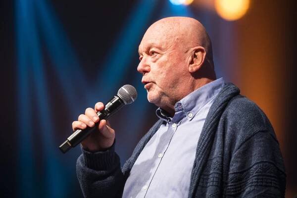 Neúnavný Peter Lipa oslavuje 81 rokov