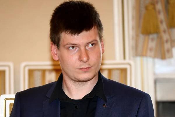 Piráti slibovali, že ve firmách budou místo politiků odborníci, ale v Brně ne. Tamní straníci teď o funkce přišli
