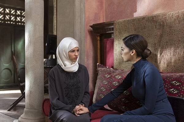 Tyran - Dva hroby - Z filmu - Annet Mahendru, Moran Atias