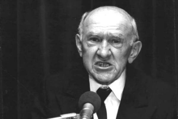 František Filipovský miloval dýmky a dobrý tabák | foto: Archivní a programové fondy Českého rozhlasu