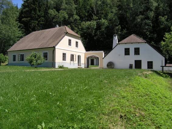 Fotografická soutěž o nejoriginálnější snímek jihočeského venkovského stavení - ÚOP České Budějovice