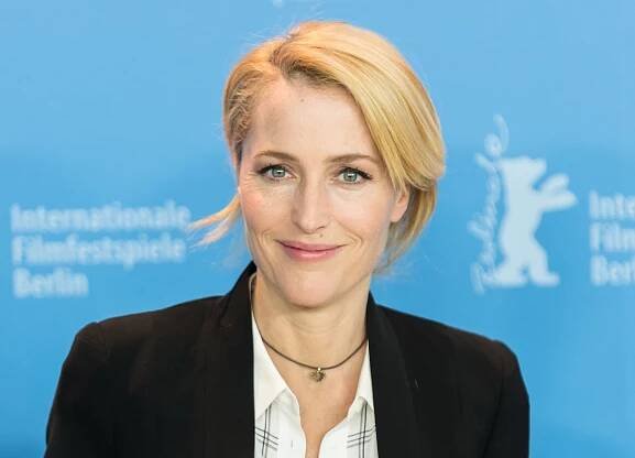 Gillian Anderson v Česku natáčí drama White Bird: A Wonder Boy Story