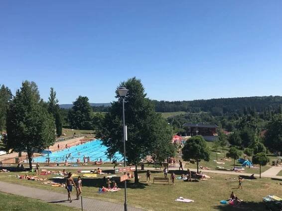 Městské koupaliště Ostrov foto 4