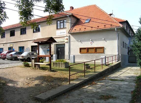 Soubor:Lešany, municipally office.jpg – Wikipedie
