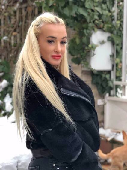 FOTO: Daisy Lee se v poslední době hodně uklidnila. – stránka 301