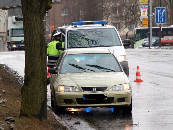 FOTO: Policisté museli řešit jen dvě dopravní nehody