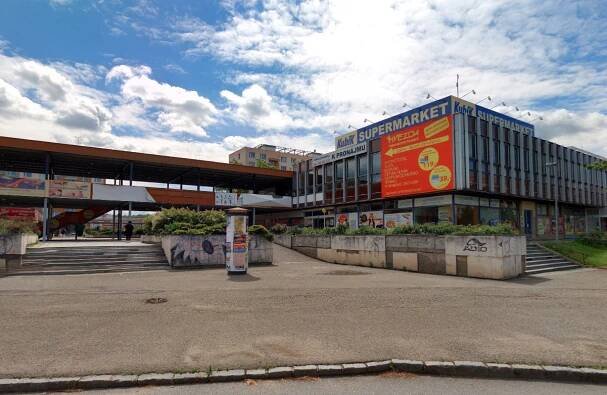 Konec jedné éry: Hradec se loučí s Hvězdou! Demolice a pak moderní centrum s obchody a byty ~ HKCITY