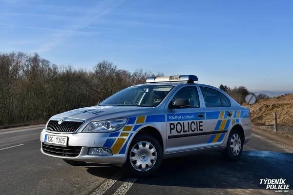 Dodávka přejela u Krušovic do protisměru, při čelním střetu s Fabií byli zraněni čtyři lidé | Týdeník Policie
