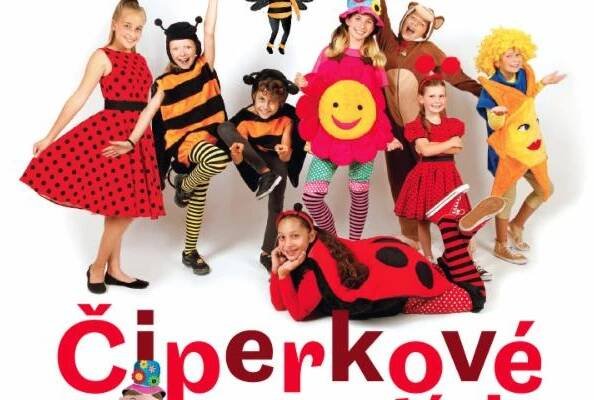 Hithit - Pohádkový zpěvník Čiperkové - Frčíme dál