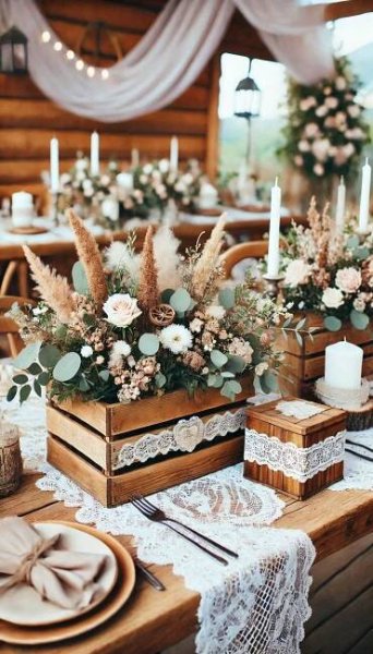 Rustic wooden crates: the perfect mix of charm and practicality! Use them to elevate your gift tables or add a unique touch to your decor.