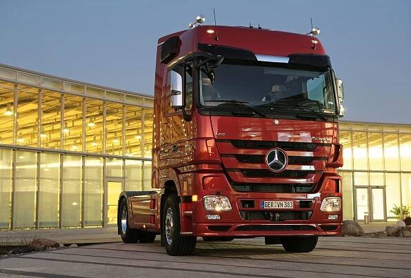 V NABÍDCE JE MERCEDES-BENZ ACTROS TŘETÍ GENERACE - Motorinfo - nejnovější informace ze světa motorismu