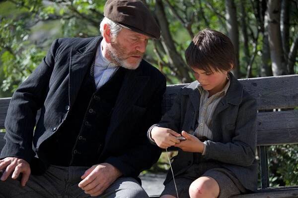 Bella a Sebastian: Dobrodružství pokračuje - Z filmu - Tchéky Karyo, Félix Bossuet