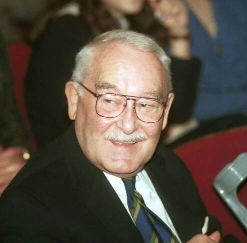 Když si Jirásková s Valou začala, byla vdaná za herce Jiřího Pleskota. Ten se o jejich románku dozvěděl a s Valou si to vyřídil ručně...