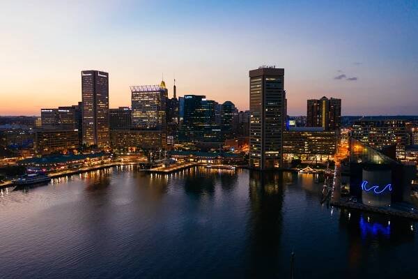 Baltimore – A Beautiful Secret – Lester Jones