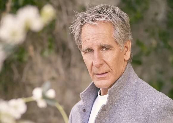 18 Surprising Facts About Scott Bakula